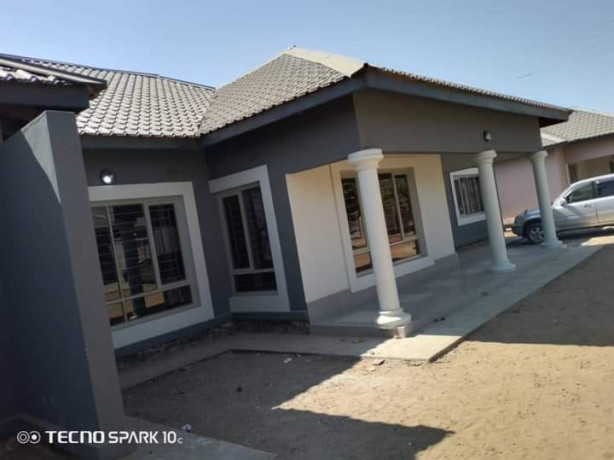 2-bedroom-flat-for-rent-in-chalala-big-6