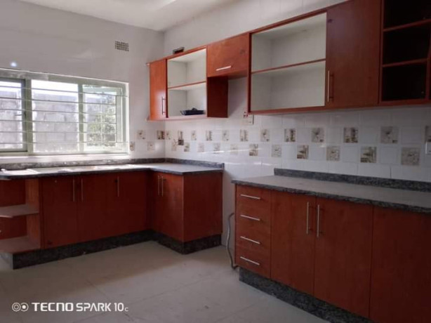 2-bedroom-flat-for-rent-in-chalala-big-8