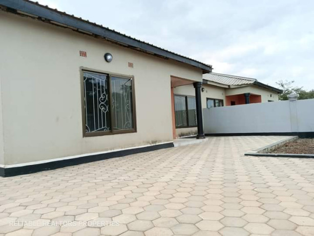3-bedroom-flat-for-rent-in-lilayi-estate-big-9