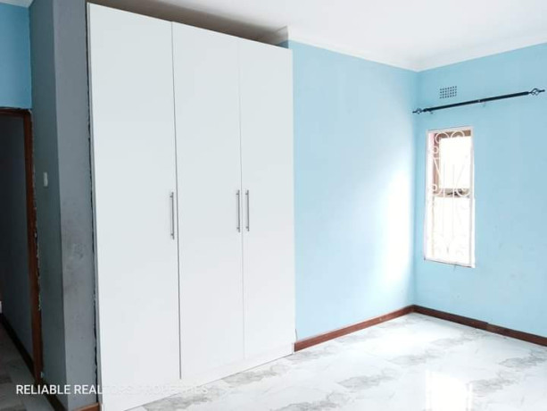 3-bedroom-flat-for-rent-in-lilayi-estate-big-2