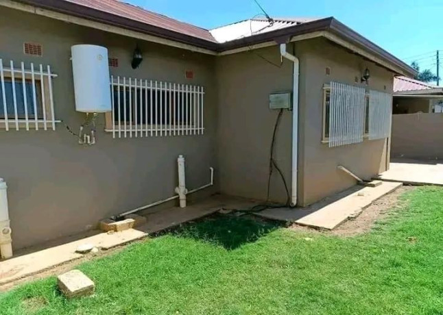 2-bedroom-flat-for-rent-in-ibex-meanwood-big-5