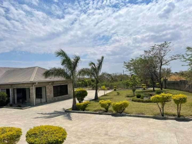 spacious-3-bedroom-house-for-sale-in-10-miles-big-8