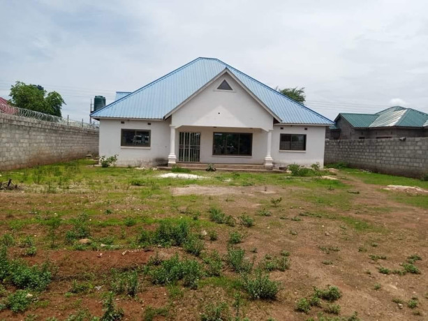 4-bedroom-house-for-sale-in-chalala-big-6