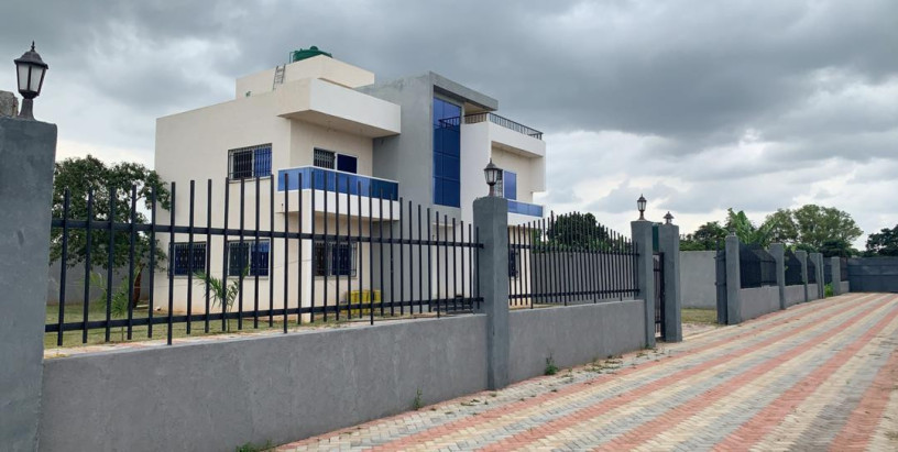 4-bedroom-house-for-sale-in-lilayi-big-1