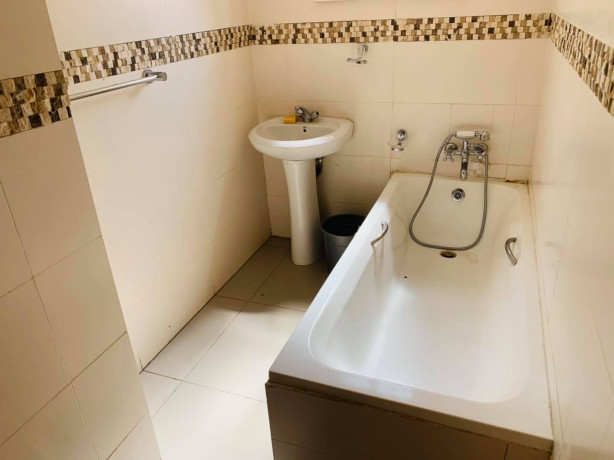 2-4-bedroom-apartments-for-sale-in-ibex-hill-big-8