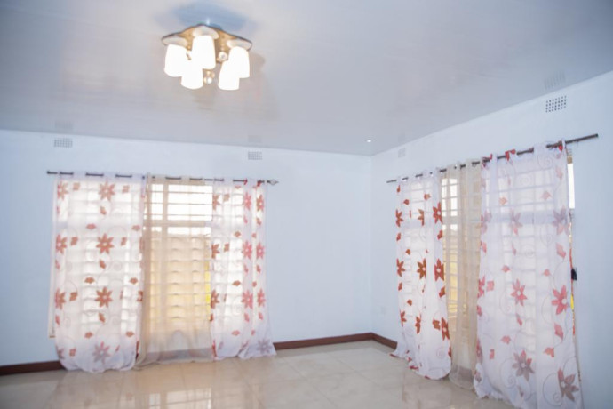 5-bedroom-house-for-sale-in-north-gate-big-1