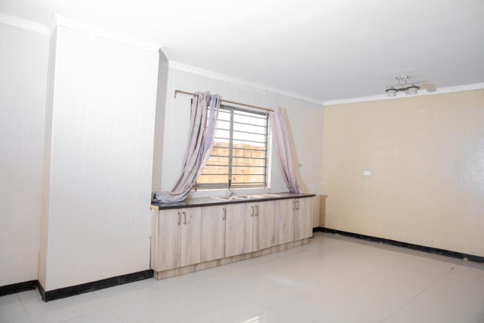 5-bedroom-house-for-sale-in-north-gate-big-5