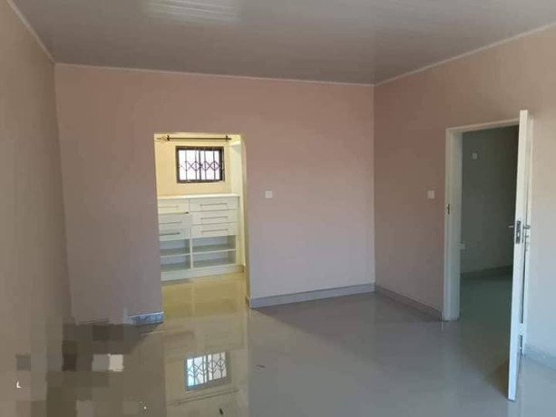 2-bedroom-flat-for-rent-in-chalala-big-7