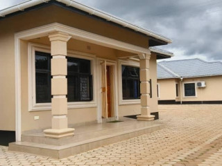 spacious-3-bedroom-flat-for-rent-in-ibex-meanwood