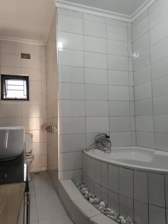 spacious-3-bedroom-flat-for-rent-in-ibex-meanwood-big-2