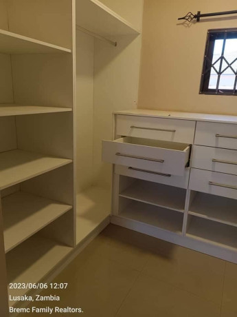 2-bedroom-flat-for-rent-in-chalala-big-8