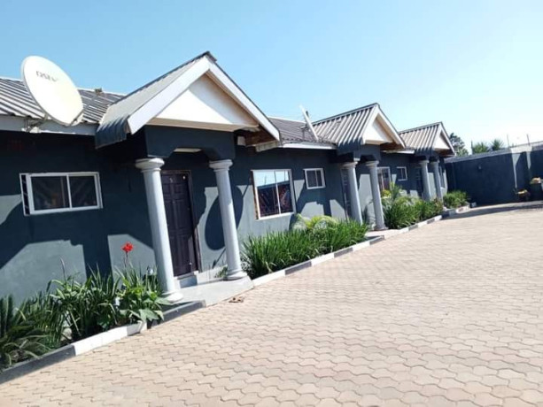 2-bedroom-flat-for-rent-in-chalala-big-3