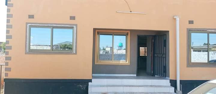 2-bedroom-flat-for-rent-in-chalala-big-5