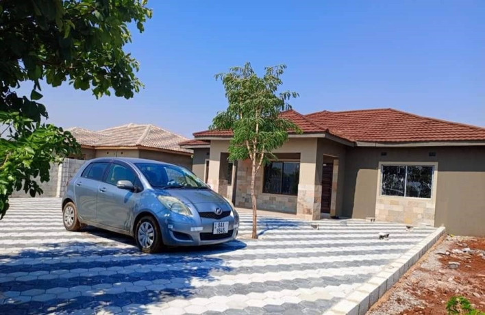 houses-for-sale-in-new-kasama-big-0