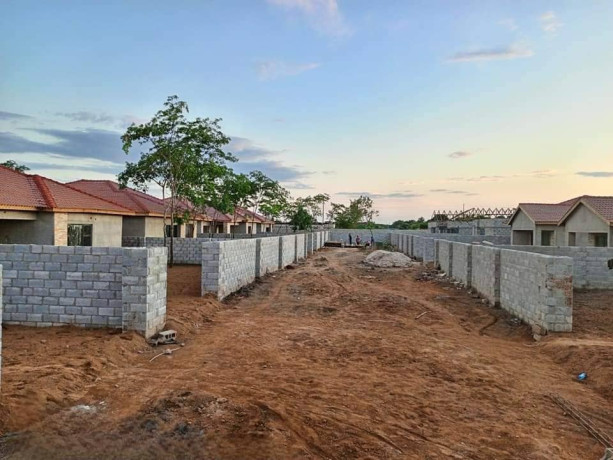houses-for-sale-in-new-kasama-big-1