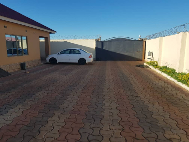 3-bedroom-flats-for-sale-in-chalala-big-0