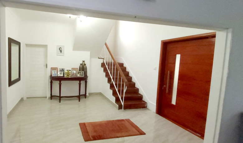 4-bedroom-double-storey-house-for-sale-big-7