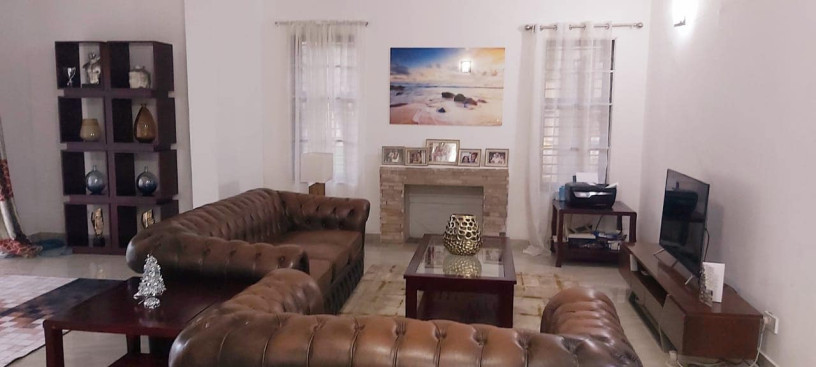 4-bedroom-double-storey-house-for-sale-big-5