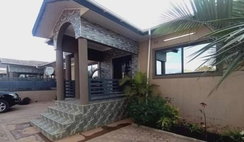 3-bedroom-flat-for-rent-in-chamba-valley-big-7