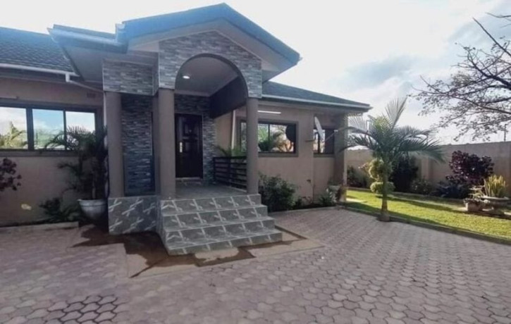 3-bedroom-flat-for-rent-in-chamba-valley-big-4