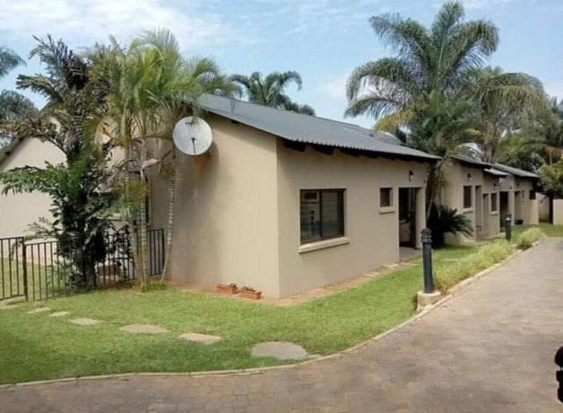 beautiful-3-bedroom-flats-for-rent-in-roma-lusaka-big-6