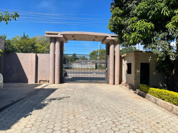 3-bedroom-flat-for-sale-in-roma-big-2