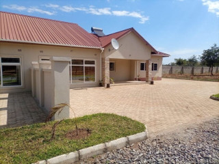 3-bedroom-flat-for-rent-in-new-kasama