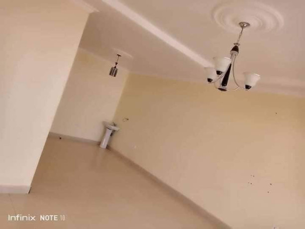 2-bedroom-flat-for-rent-in-chalala-big-4
