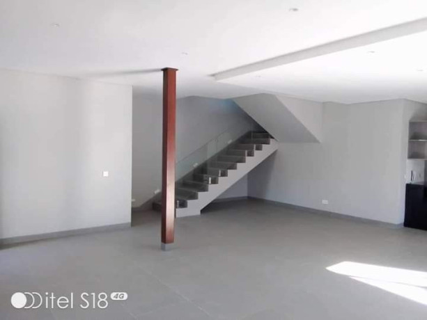 3-and-2-bedroom-flats-for-rent-in-roma-park-big-7