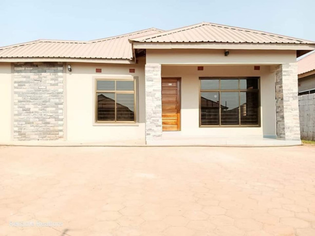 3-bedroom-house-for-sale-in-lilayi-big-3