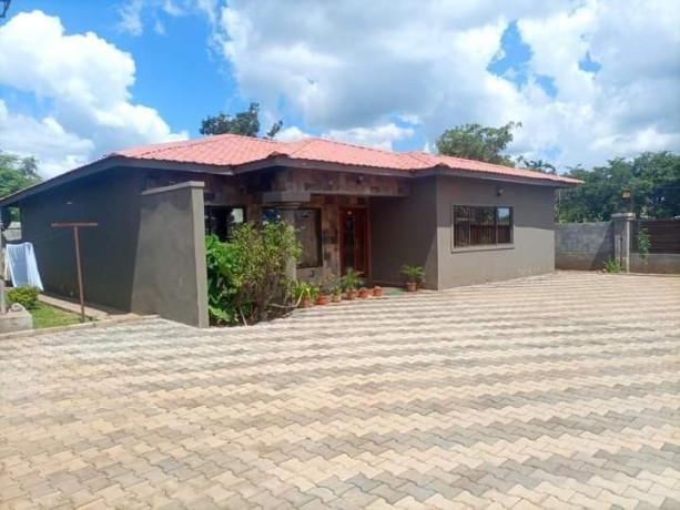 3-bedroom-flat-for-rent-big-0