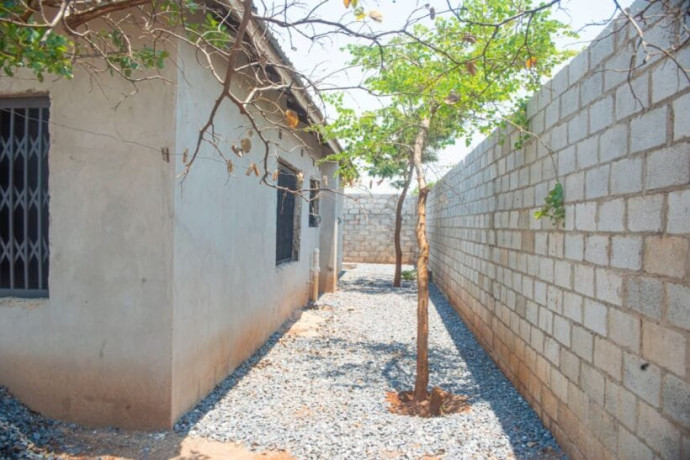 3-bedroom-house-for-sale-in-new-kasama-big-2