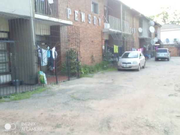 bedsitter-for-sale-in-rhodespark-big-4