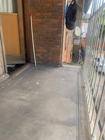 bedsitter-for-sale-in-rhodespark-big-3