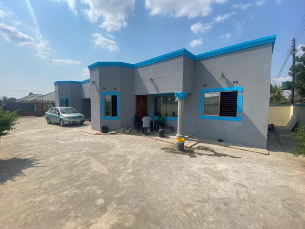 3-bedroom-flats-for-sale-in-meanwood-ndeke-big-2