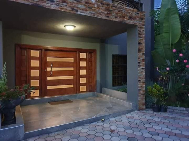 5-bedroom-double-storey-house-for-sale-in-roma-big-1