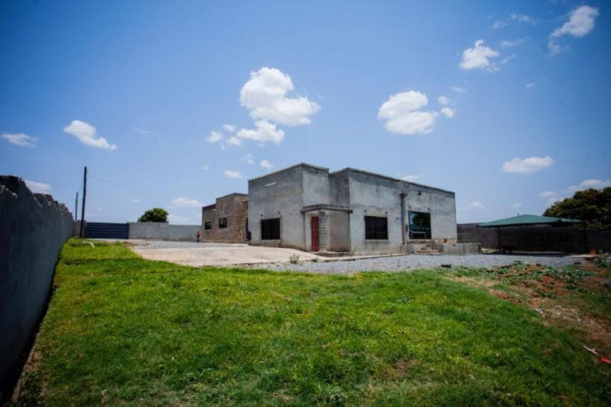 4-bedroom-house-for-sale-in-golfview-ndola-big-1