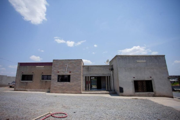 4-bedroom-house-for-sale-in-golfview-ndola-big-3