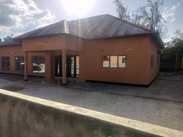 3-bedroom-flat-for-rent-in-lilayi-big-1