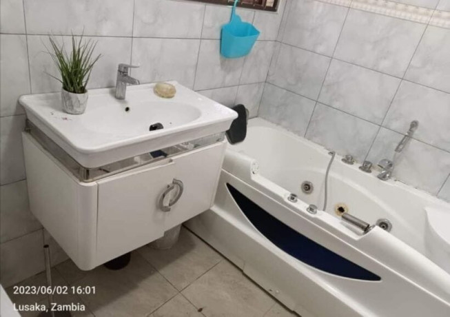 3-bedroom-flat-for-rent-in-chalala-big-5