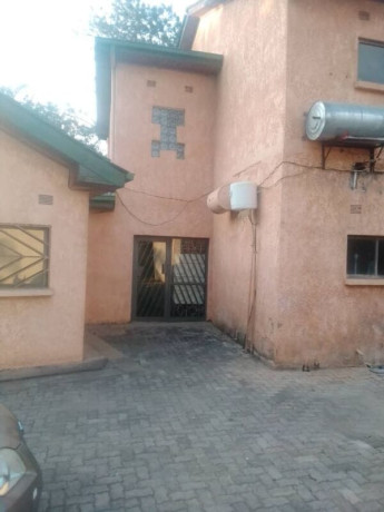 6-bedroom-house-for-rent-in-rhodespark-big-1