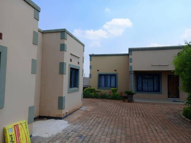 62-bedroom-flats-for-sale-in-chalala-big-4