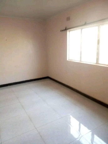 3-bedroom-flat-for-rent-in-lilayi-big-4