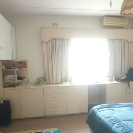 5-bedroom-house-for-sale-in-roma-big-6