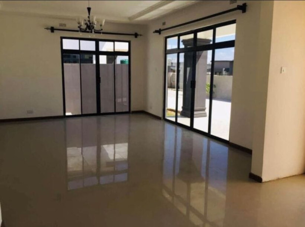 3-bedroom-flat-for-rent-in-ibex-hill-big-3