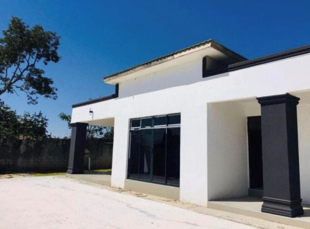 3-bedroom-flat-for-rent-in-ibex-hill-big-2