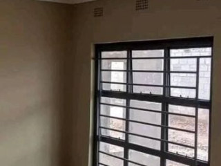 3-bedroom-flat-for-rent-in-meanwood-ndeke