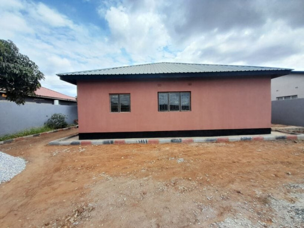 3-bedroom-house-for-sale-in-meanwood-big-1