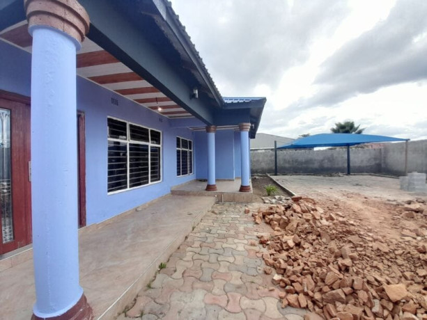 3-bedroom-house-for-sale-in-meanwood-big-1