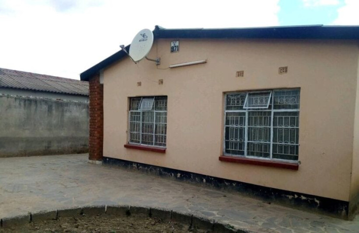 3-bedroom-house-for-sale-in-kamwala-lusaka-big-6